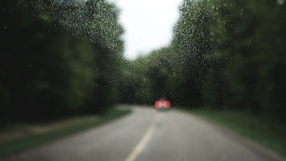 Como evitar aquaplanagem em dias de chuva? 2 evitar aquaplanagem em dias de chuva 2